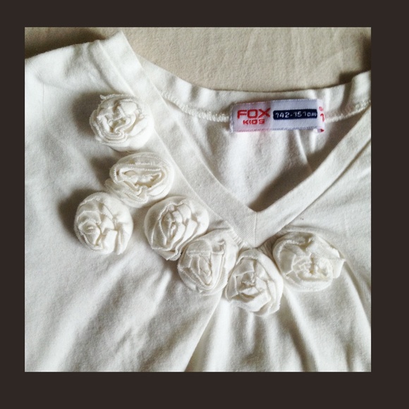 White roses t-shirt. Size 14 (142-151cm) - Picture 2 of 4